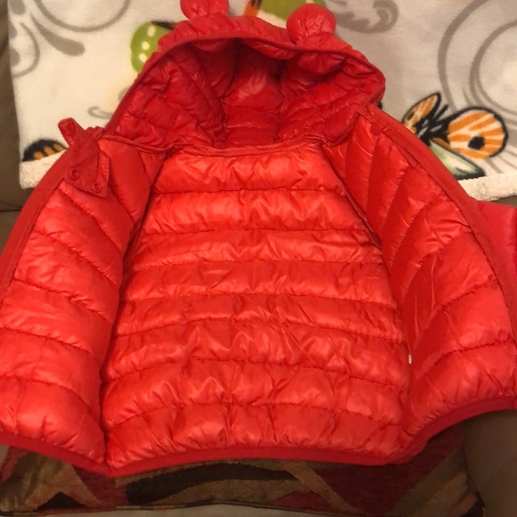 Red puffer jacket size 18-24 months - Picture 2 of 4